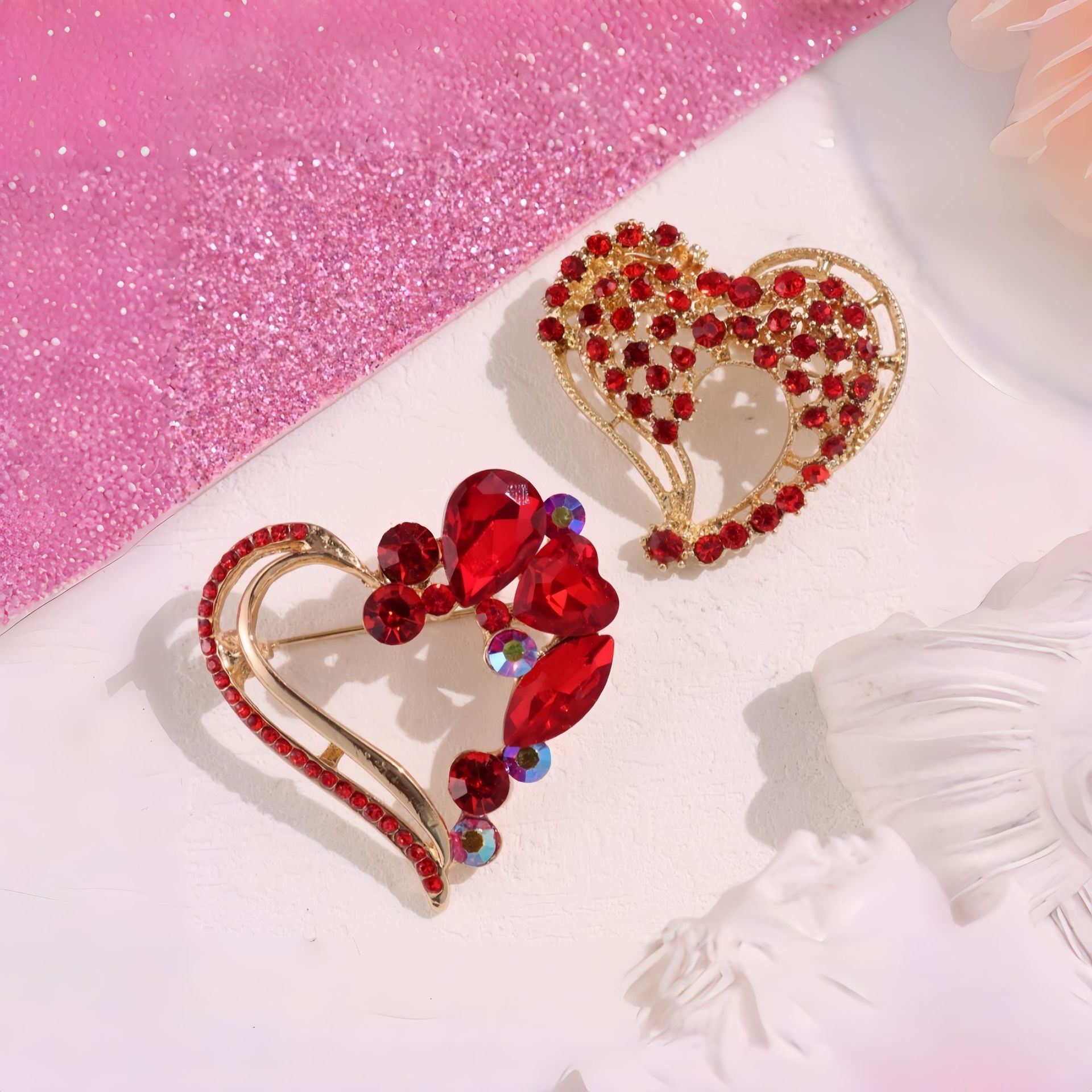 Red Crystal Open Heart Brooch  - مراجعة Women'S Formal Day Wear وسعره